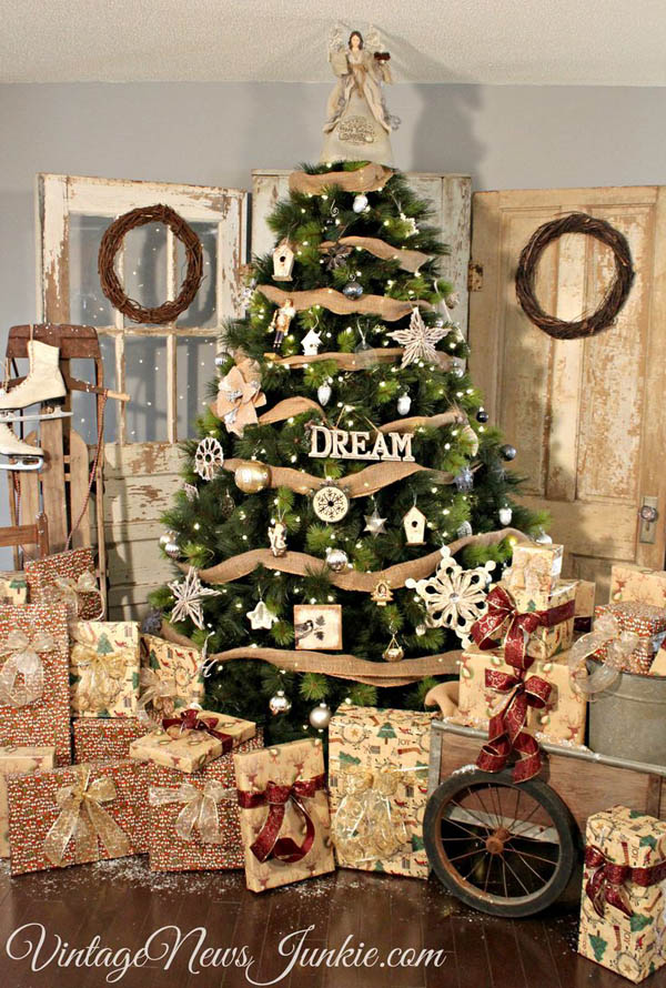 Country-Themed Christmas Tree Dwellingdecor