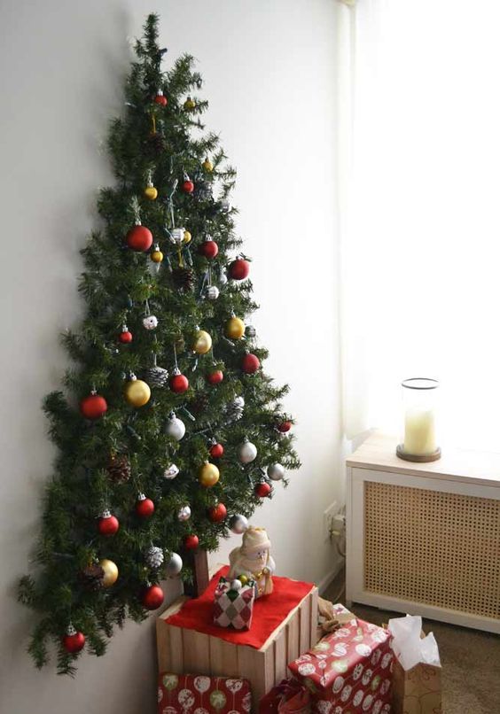 Diy Wall Mounted Christmas Tree With Pine Garlands Dwellingdecor