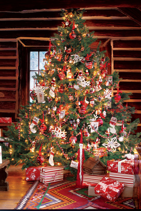 Red and Green Christmas Tree Dwellingdecor