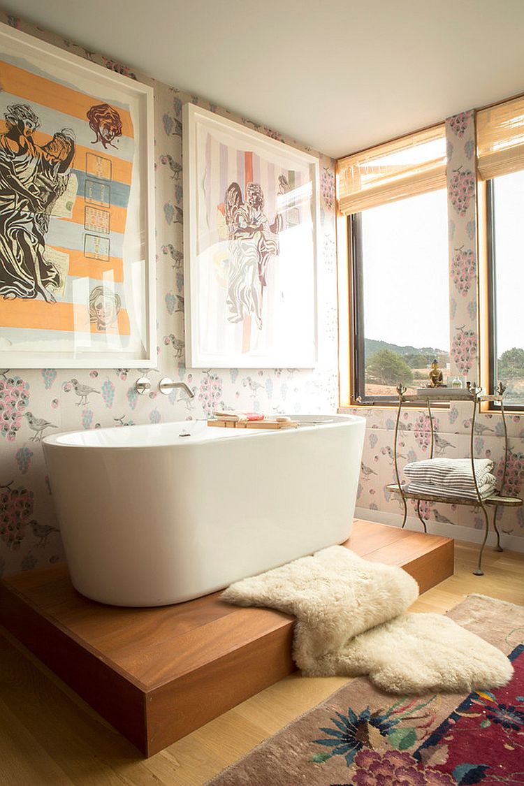 Shabby-chic-bathroom-with-ocean-view