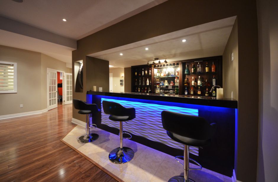 contemporary-design-basement-ideas-with-stunning-bar