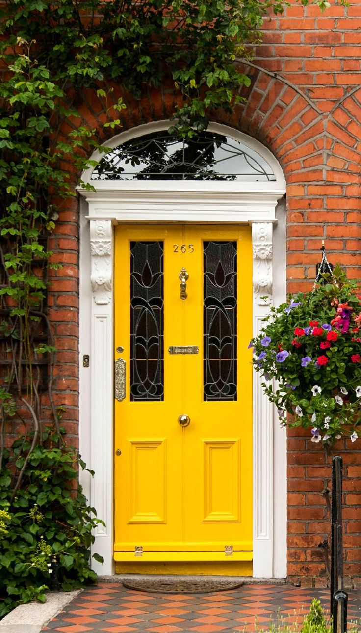 bright-yellow-front-door-victorian