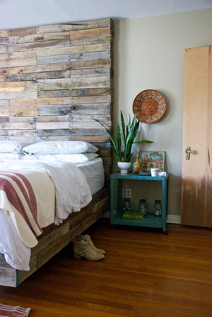 Rustic Headboard With Pallet Wood Bed