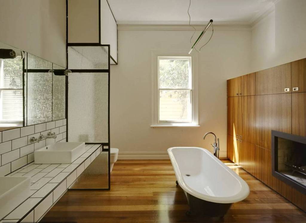 dark-brown-hardwood-flooring-bathroom-decoration