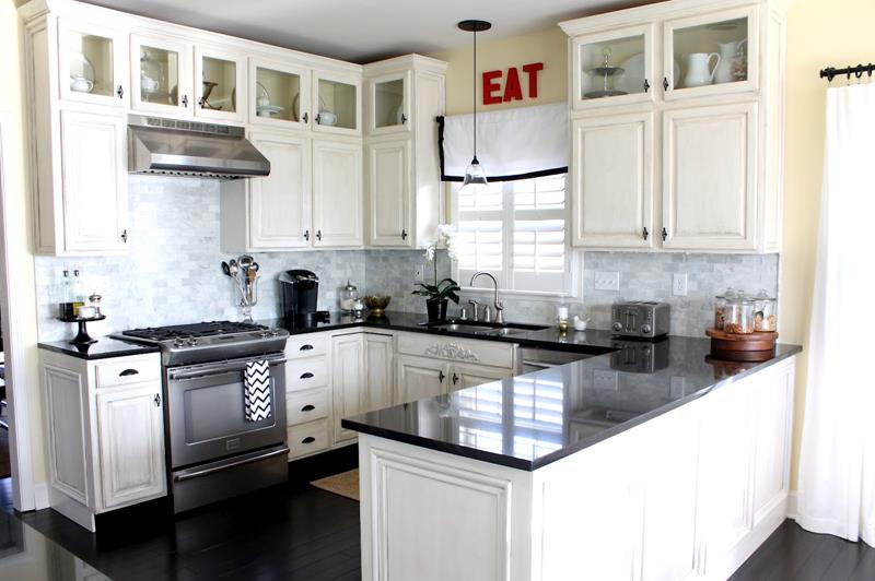 light-color-luxury-kitchen-design