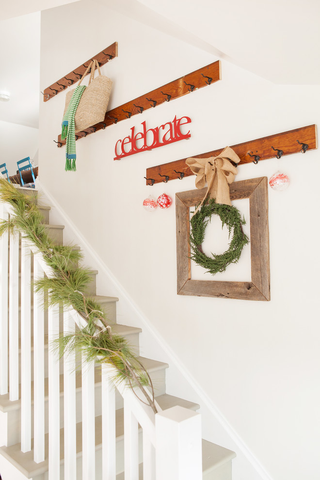 staircase-christmas-decoration
