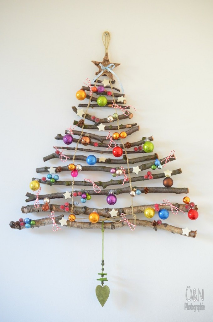 diy-hanging-stick-christmas-tree