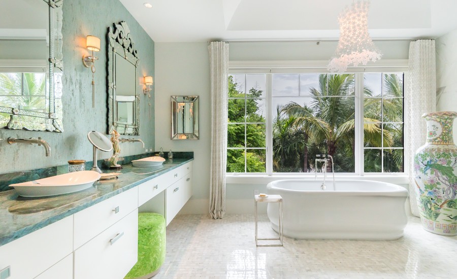 Tropical Bathroom With Multicolored Wall
