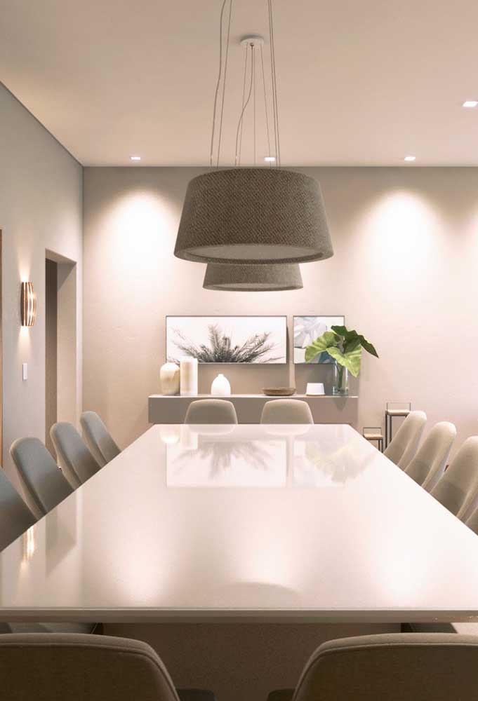 10. Decoration of classic dining room in neutral and light tones