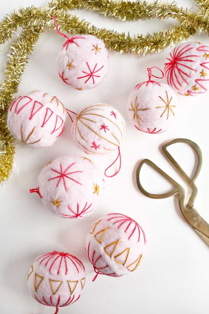 06. How about putting your hands dirty and making the decorated Christmas balls yourself
